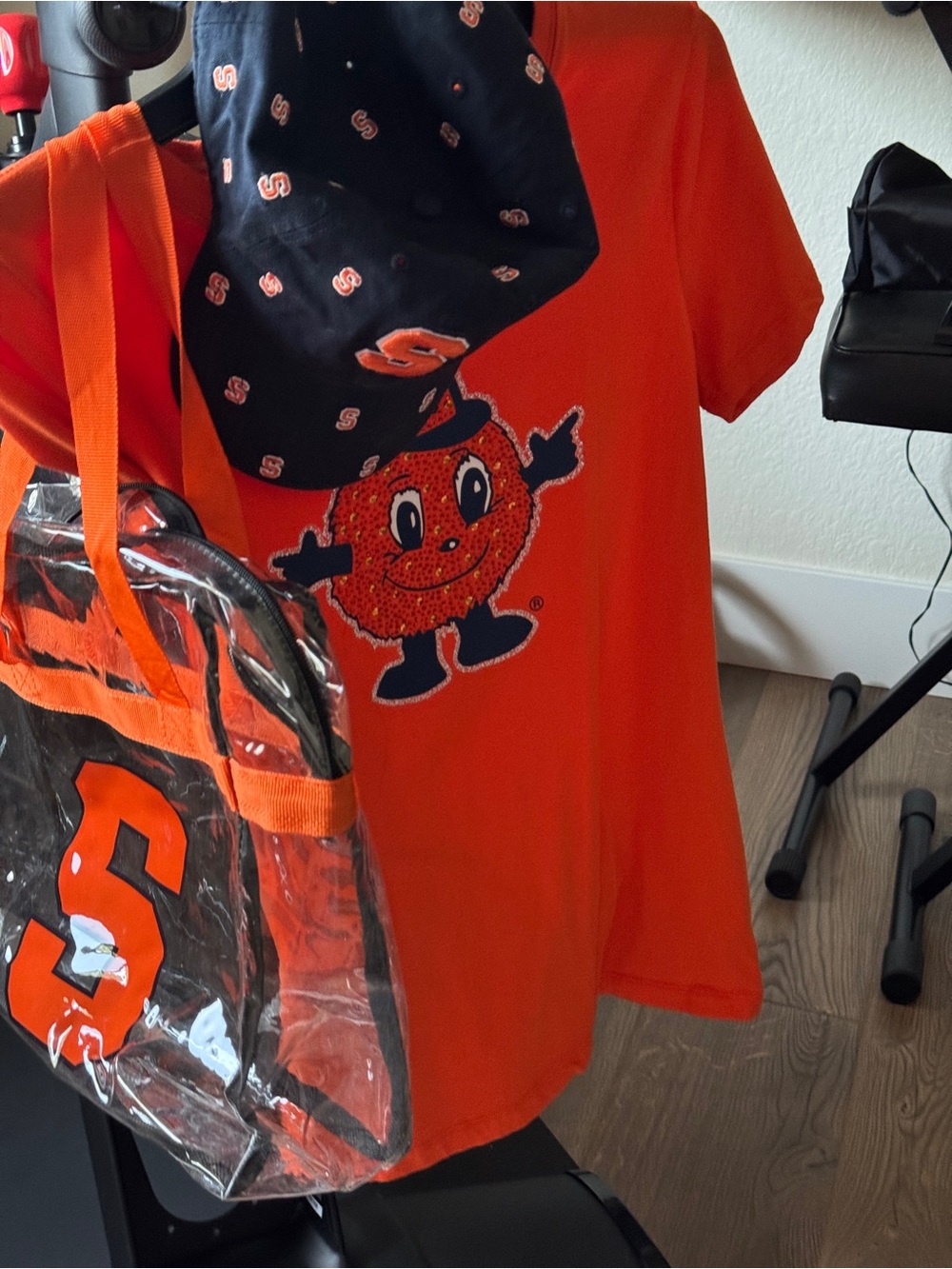 Syracuse University T-shirt bundle (large) - Picture 10 of 10